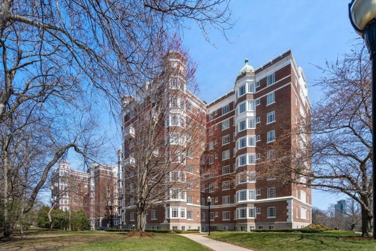20 Chapel St #C807 - Brookline, MA