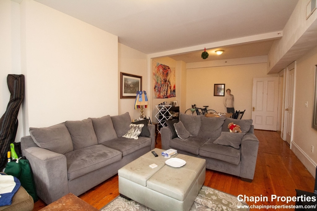 209 Washington St #4 209 Washington St #4 - Brookline, MA