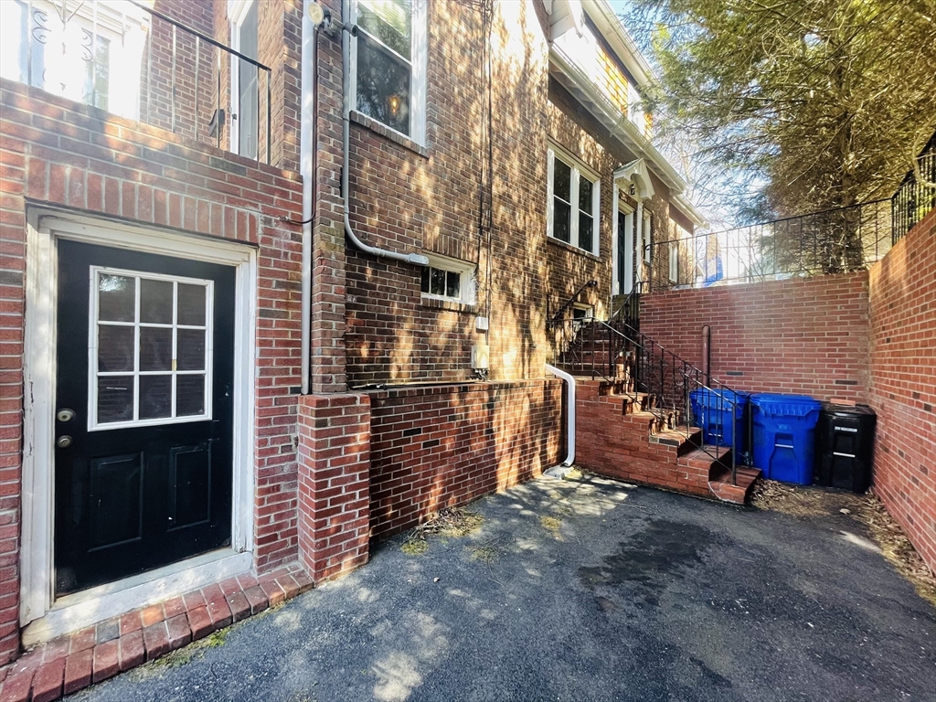 28 Wolcott Rd - Brookline, MA