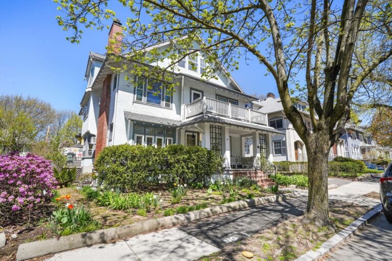 33-35 Russell Street #1