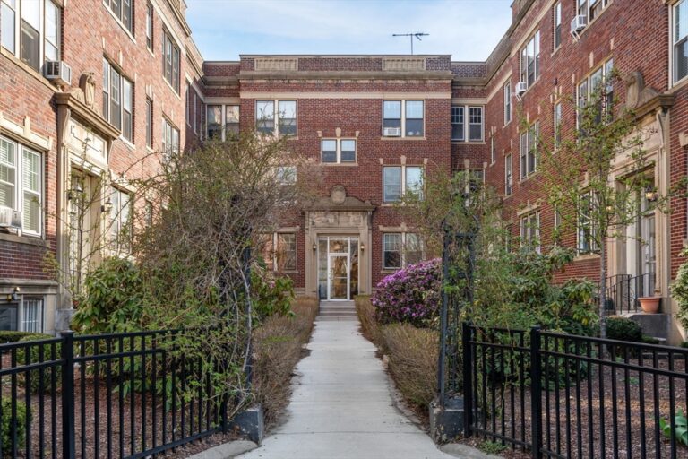 461 Washington Street #1 - Brookline, MA