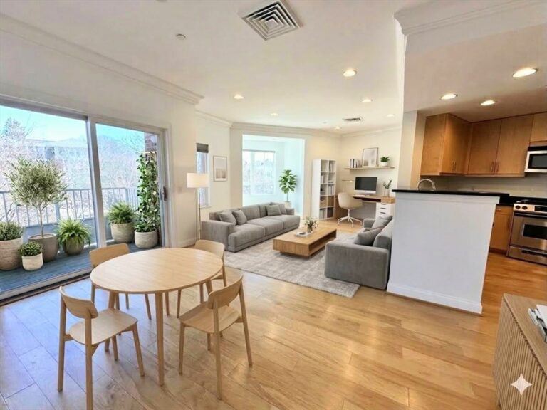 629 Hammond Street #E205 - Brookline, MA