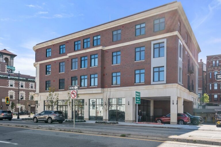 69 Walnut St #1 - Brookline, MA