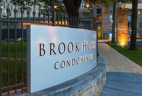 99 Pond Ave #702 - Brookline, MA