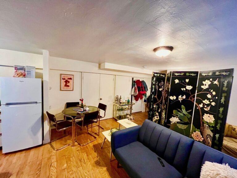 105 Chestnut St #2B
