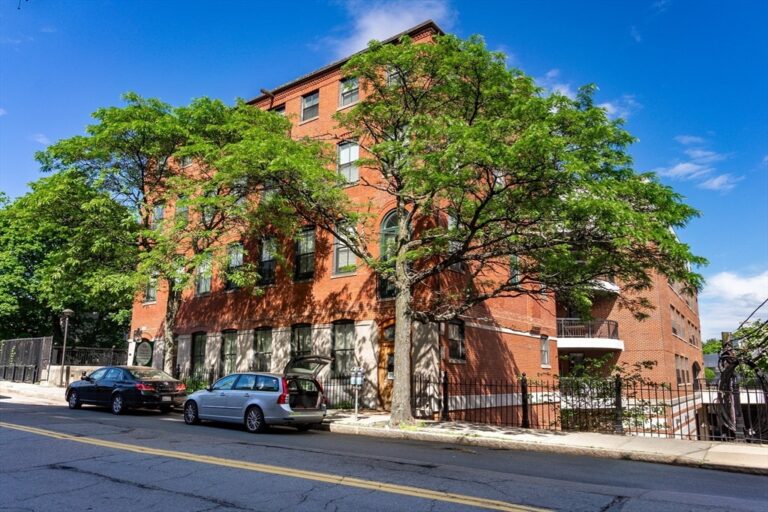 110-112 Cypress St #212