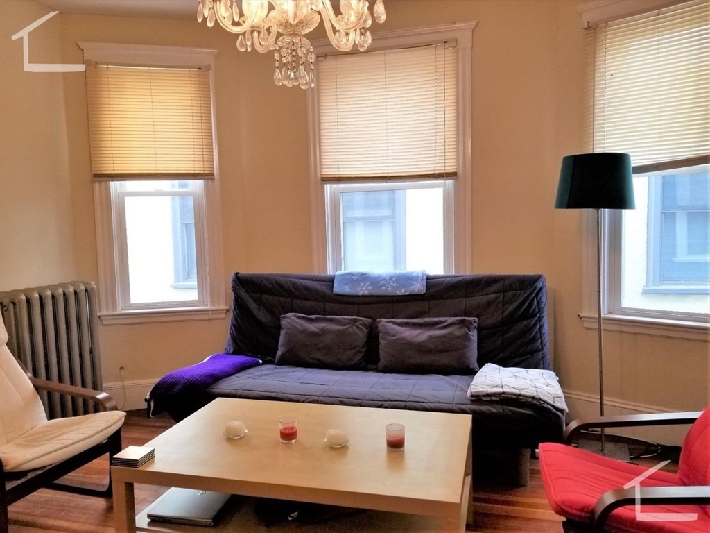 119 Browne St #1. - Brookline, MA