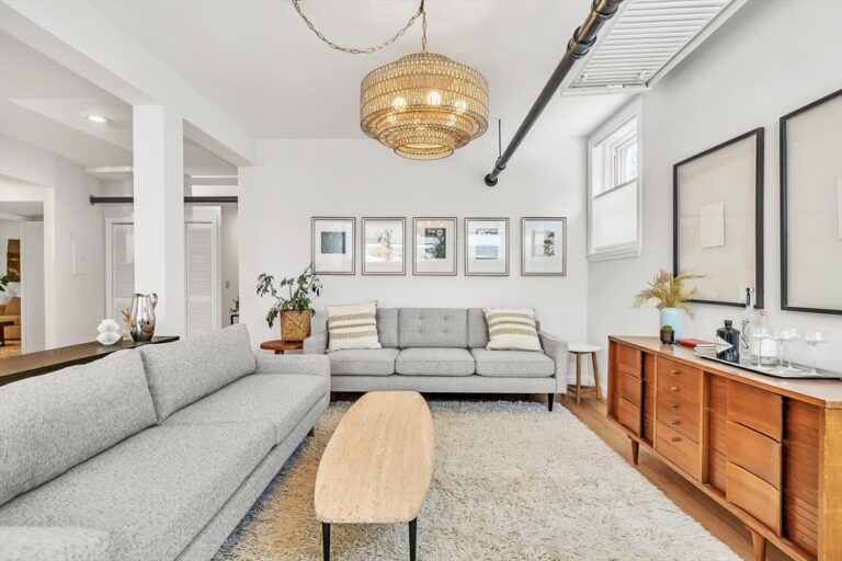 12 Gibbs Street #B