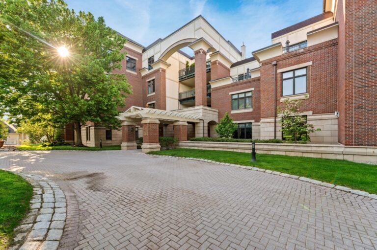 120 Seaver St #B204 - Brookline, MA