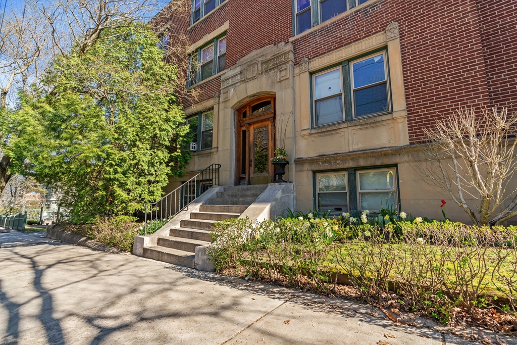 127 Winthrop Rd #6A - Brookline, MA