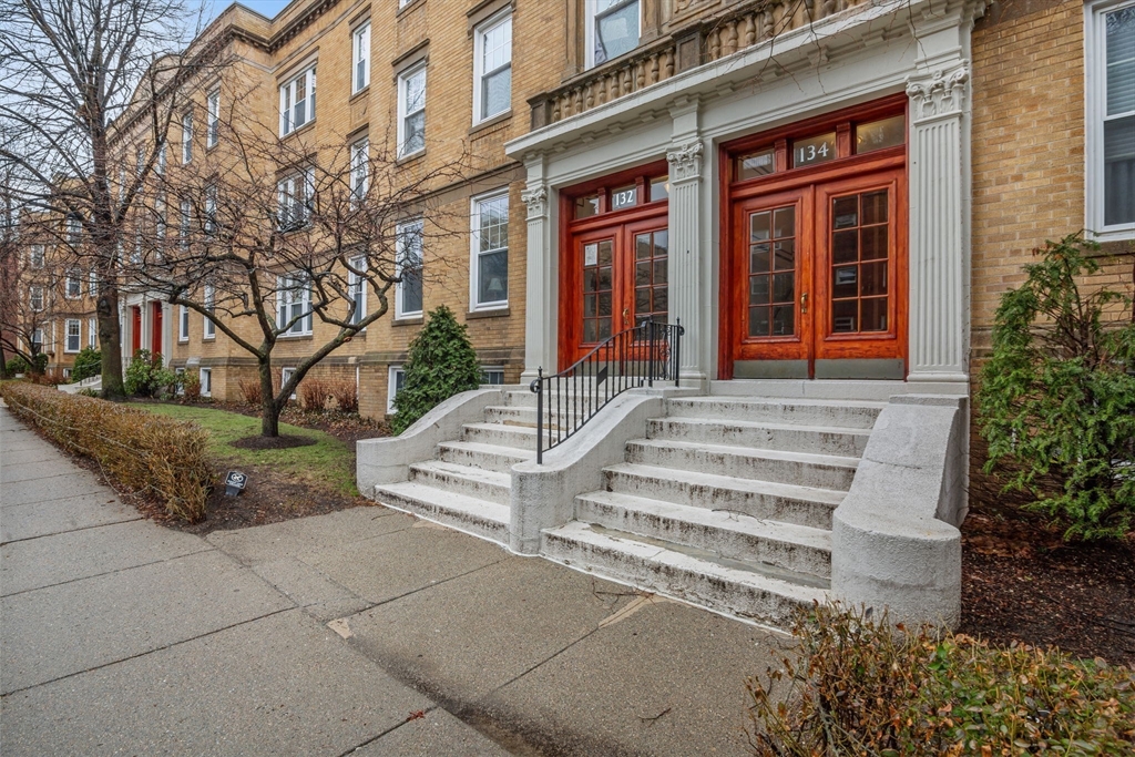 132 Sewall #b 132 Sewall #B - Brookline, MA