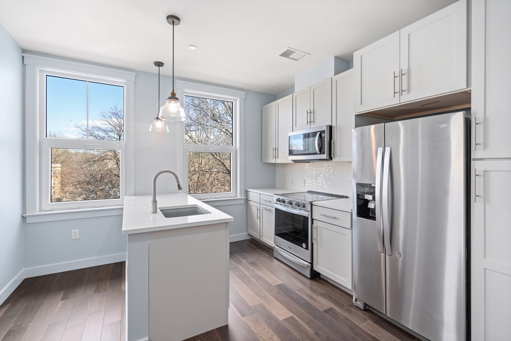 136 Babcock St #215 - Brookline, MA