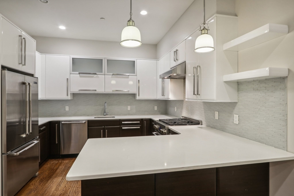 1471 Beacon St #2 - Brookline, MA