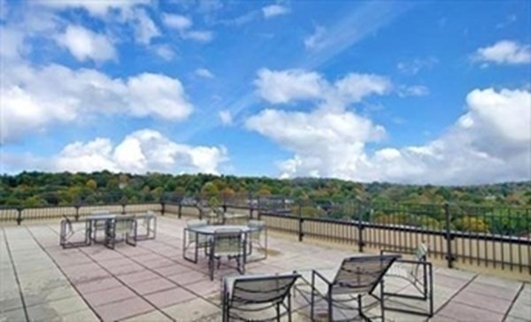1731 Beacon #615 - Brookline, MA