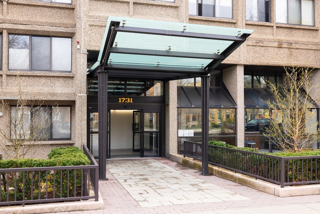 1731 Beacon St #402 - Brookline, MA