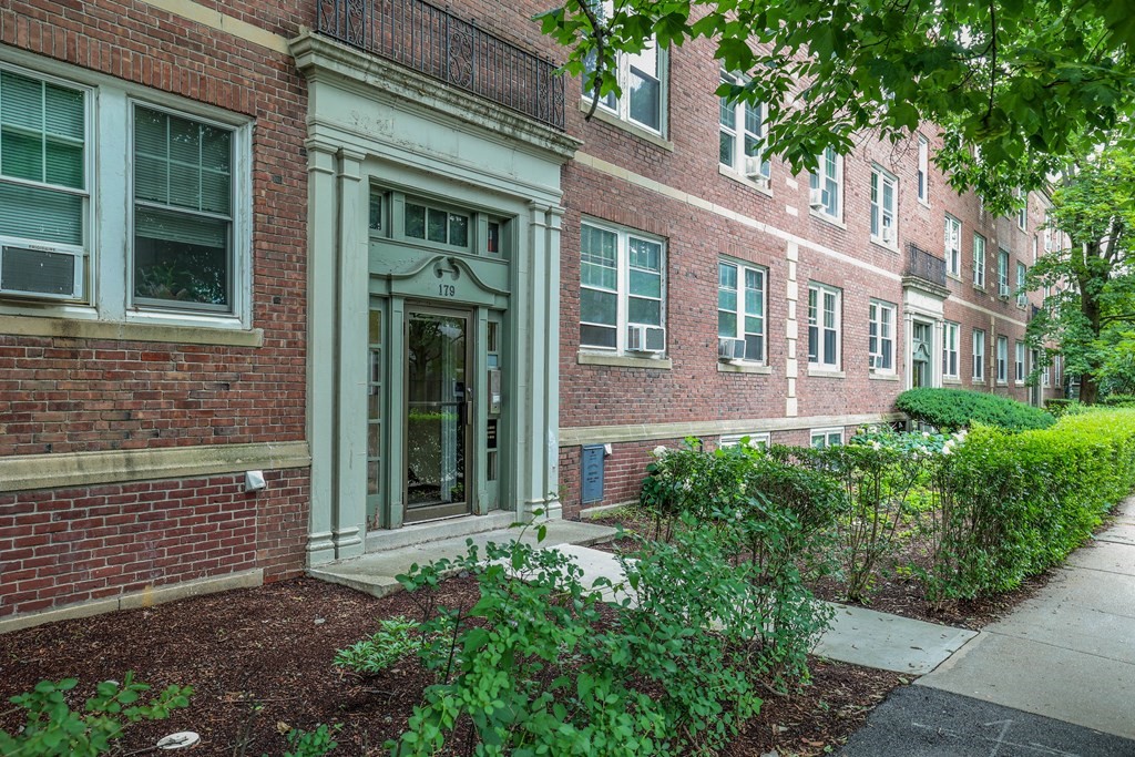 179 Kent #2 179 Kent #2 - Brookline, MA