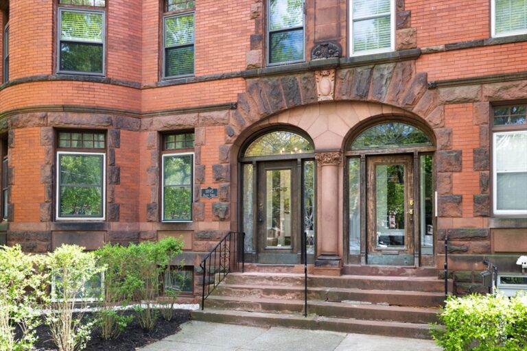 1895A Beacon #1895A - Brookline, MA