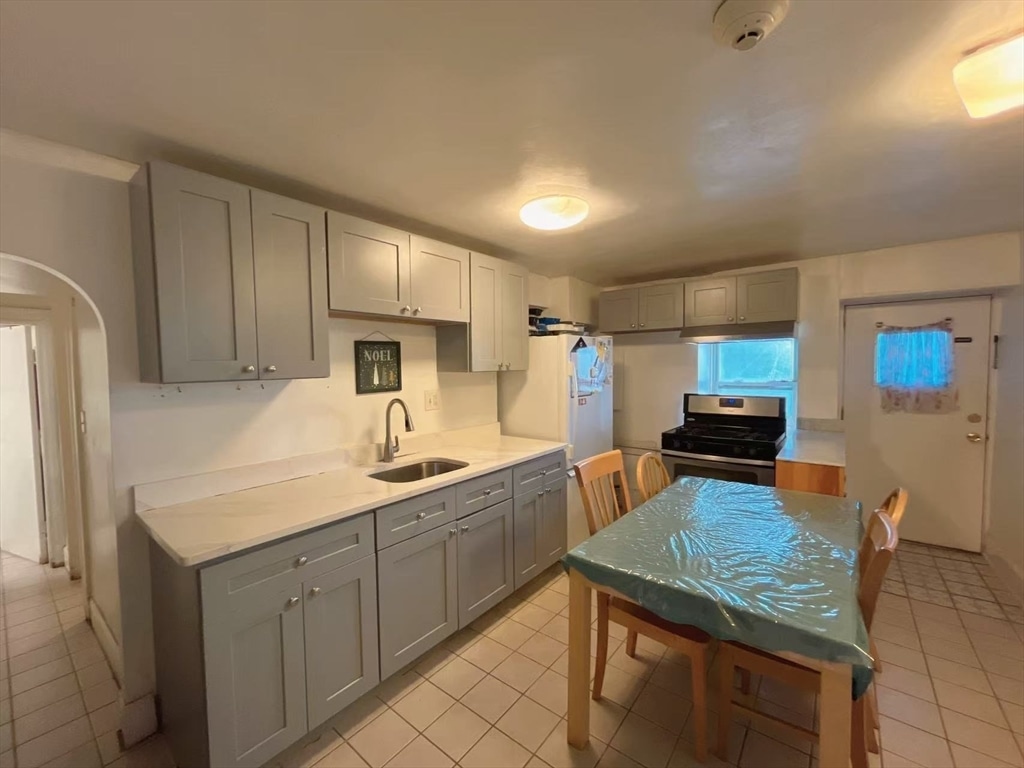 19 Westbourne Ter #A - Brookline, MA