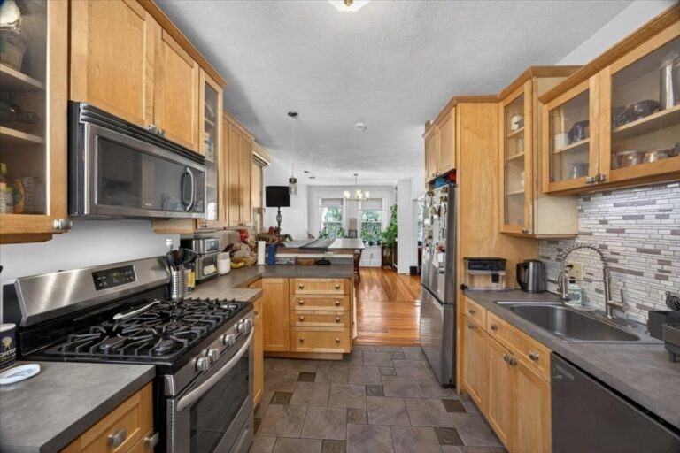 23 Netherlands Rd #1 - Brookline, MA