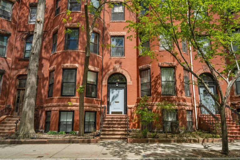 43 Carlton St #2 - Brookline, MA
