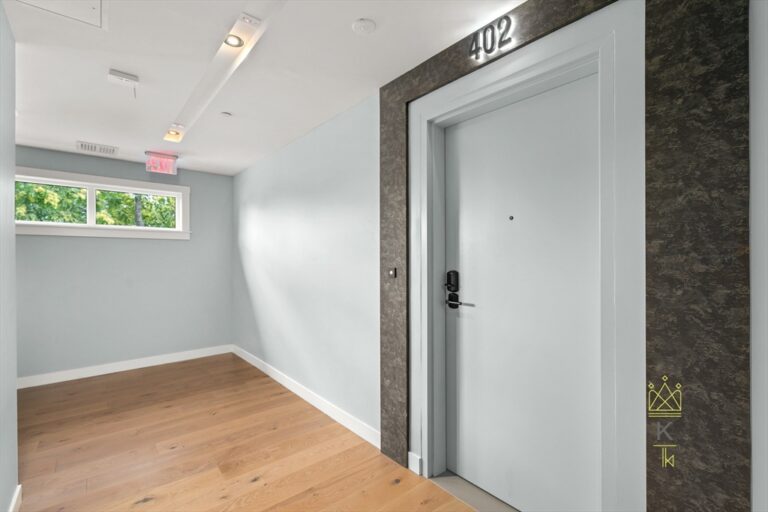 54 Auburn #402 - Brookline, MA