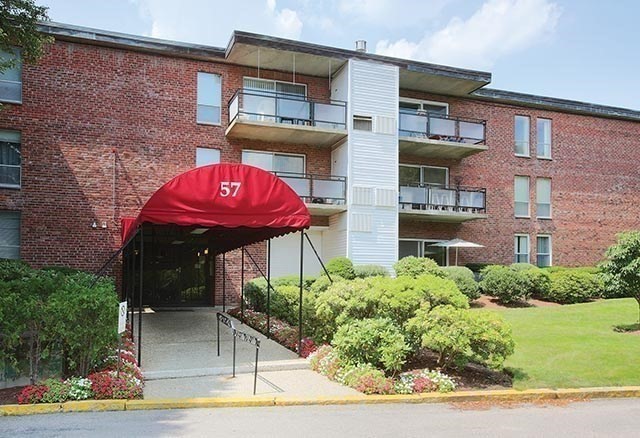 57 Broadlawn Park #14B - Brookline, MA