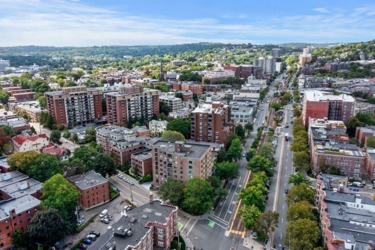 60 Longwood Ave #408