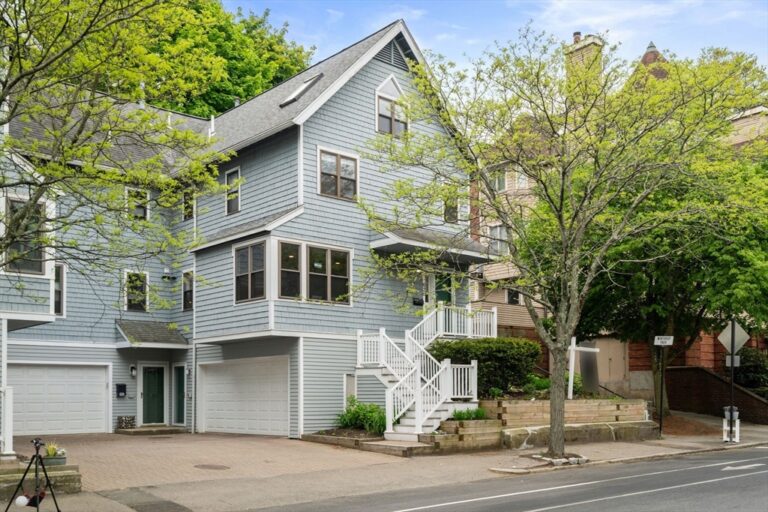 620 Washington St #620 - Brookline, MA