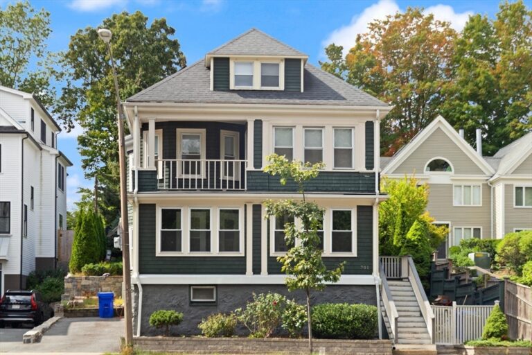 701 Hammond St #2