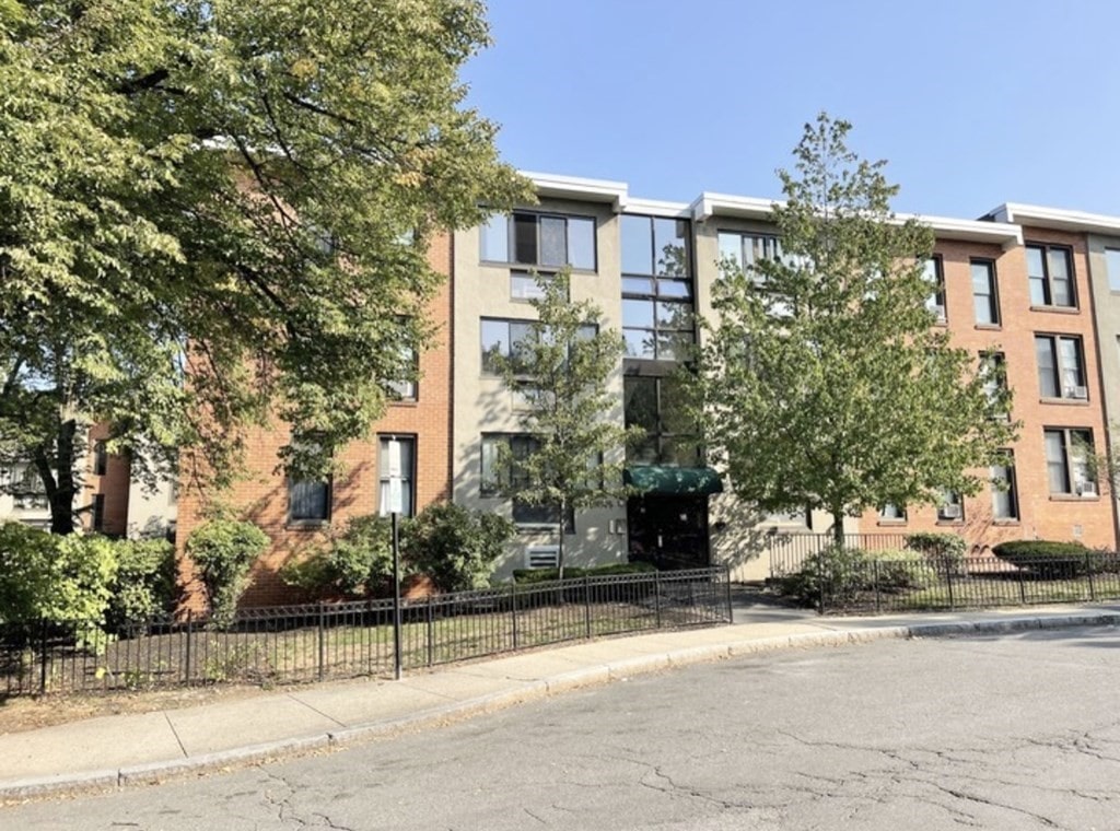 8 Juniper St #30 8 Juniper St #30 - Brookline, MA
