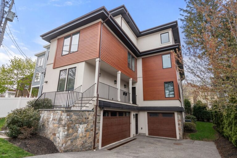 805 Heath St #2 - Brookline, MA