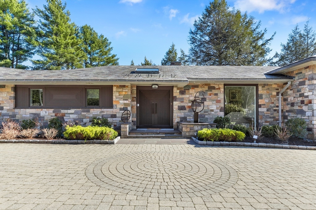 9 Singletree Rd - Brookline, MA