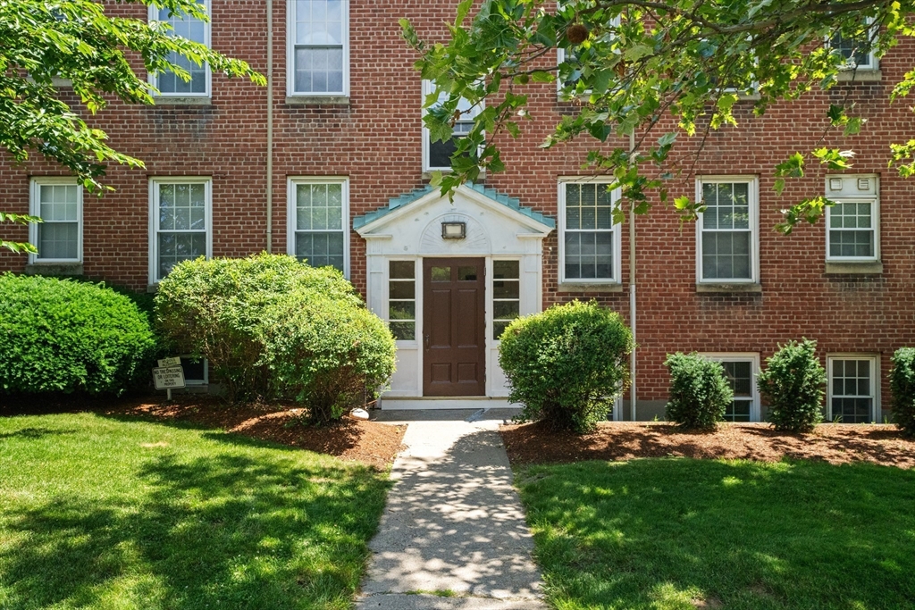 1 Lanark #7 - Brookline, MA