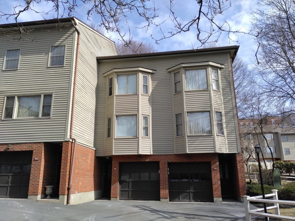 105 Beaconsfield #105 - Brookline, MA