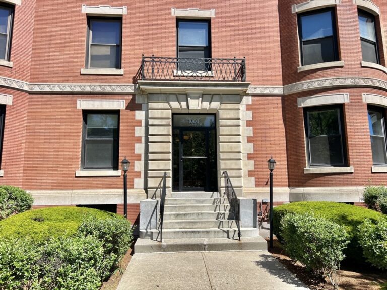 1060 Beacon #6 - Brookline, MA