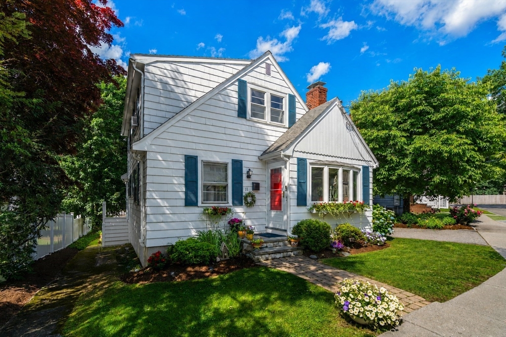11 Country Rd - Brookline, MA