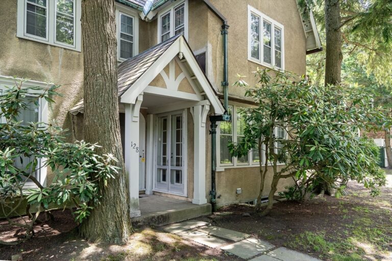 128 Dudley St - Brookline, MA