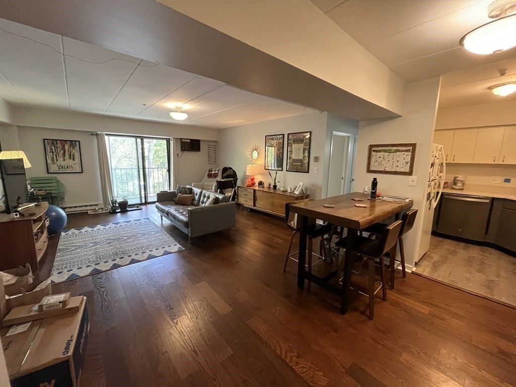 135 Pleasant St #308 - Brookline, MA