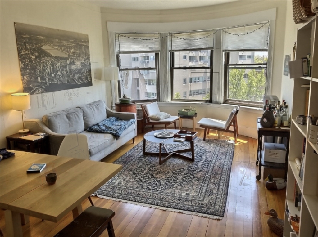 1382 Beacon #13 - Brookline, MA