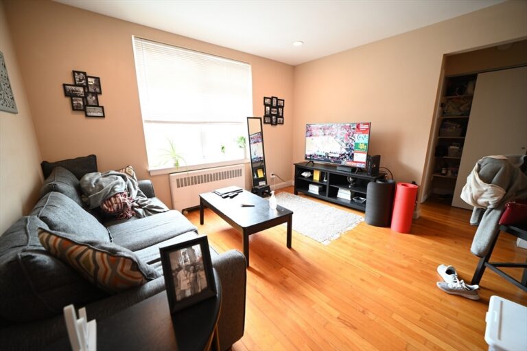 140 Beaconsfield Rd #3