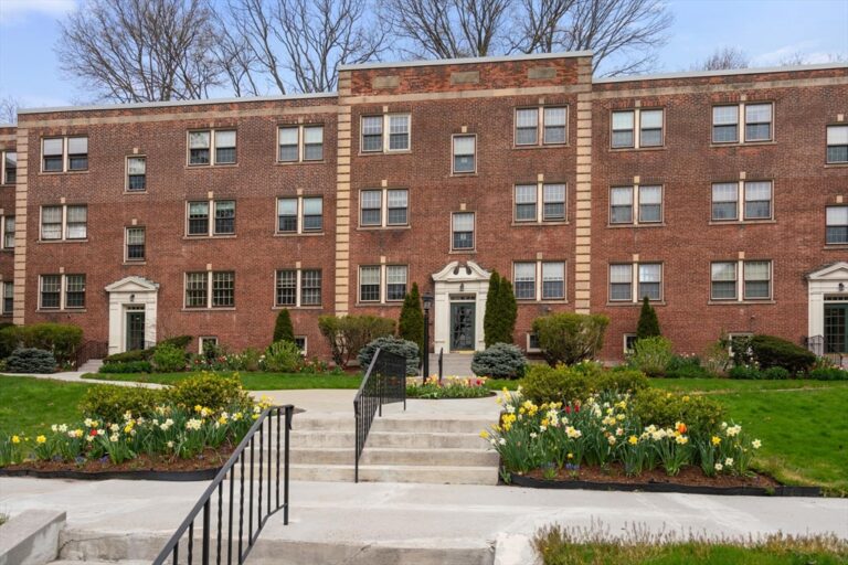 1500 Beacon St #4 - Brookline, MA