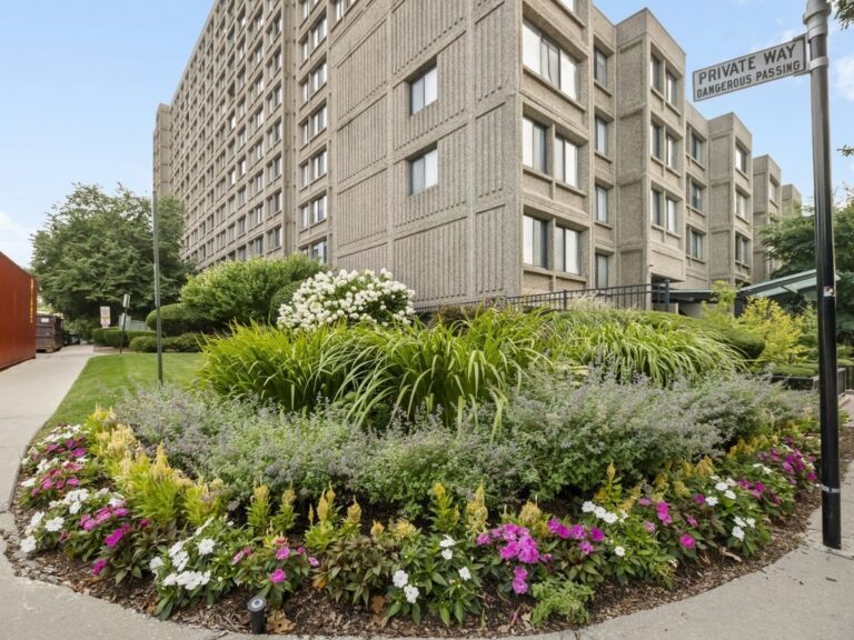 1731 Beacon #202 - Brookline, MA