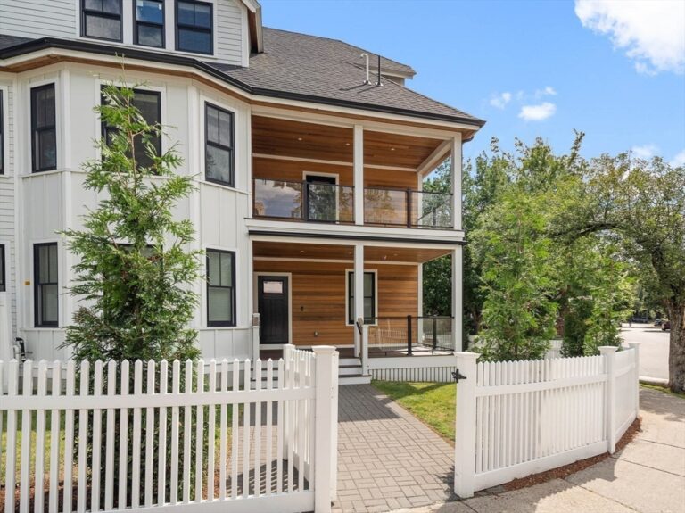 177 Thorndike St #1 - Brookline, MA