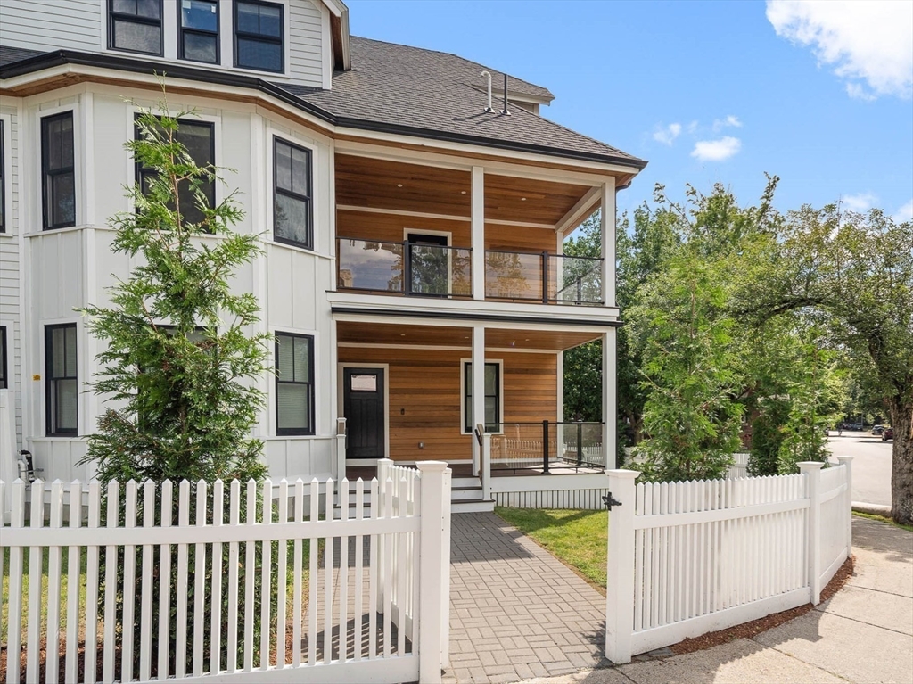 177 Thorndike St #1 - Brookline, MA