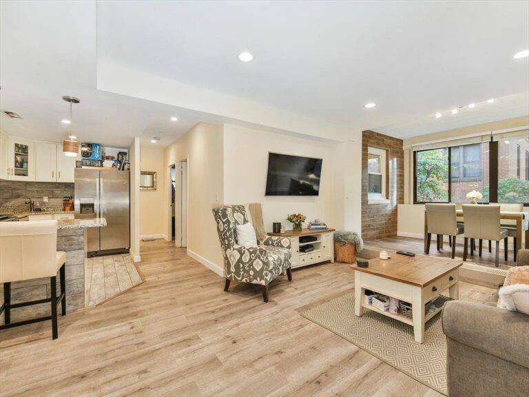 18 Juniper St #47
