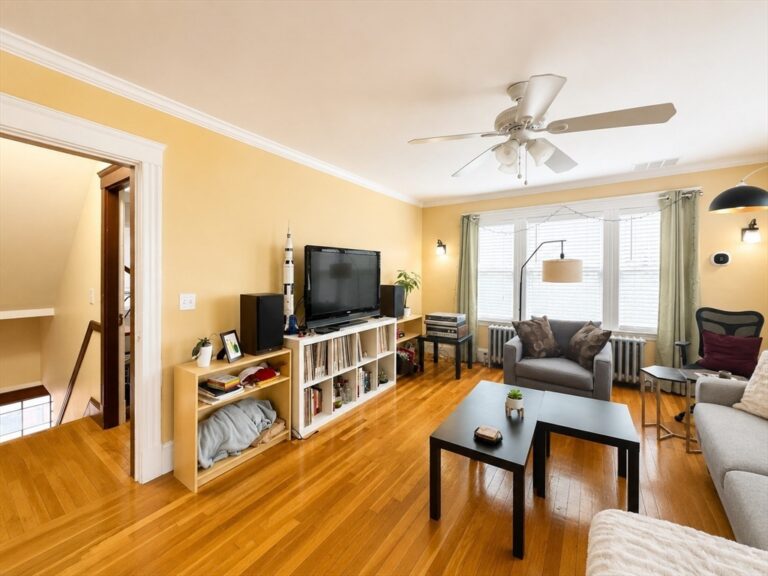 18 Linden Pl #2