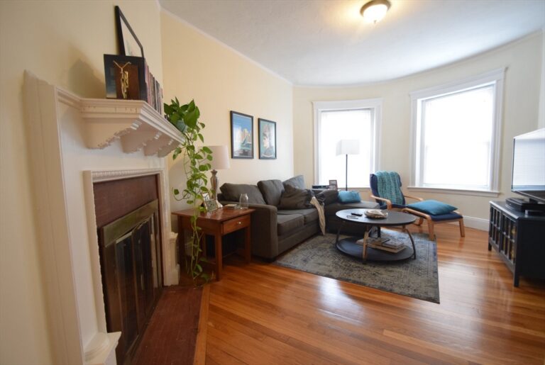 191 Winthrop Rd #3 - Brookline, MA