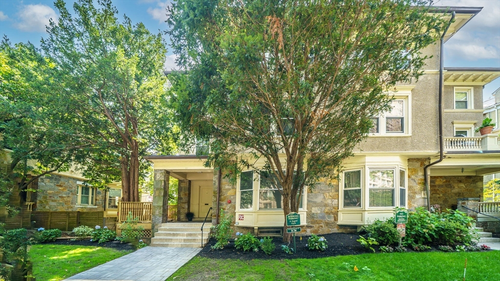 21 Regent Cir #3 21 Regent Cir #3 - Brookline, MA
