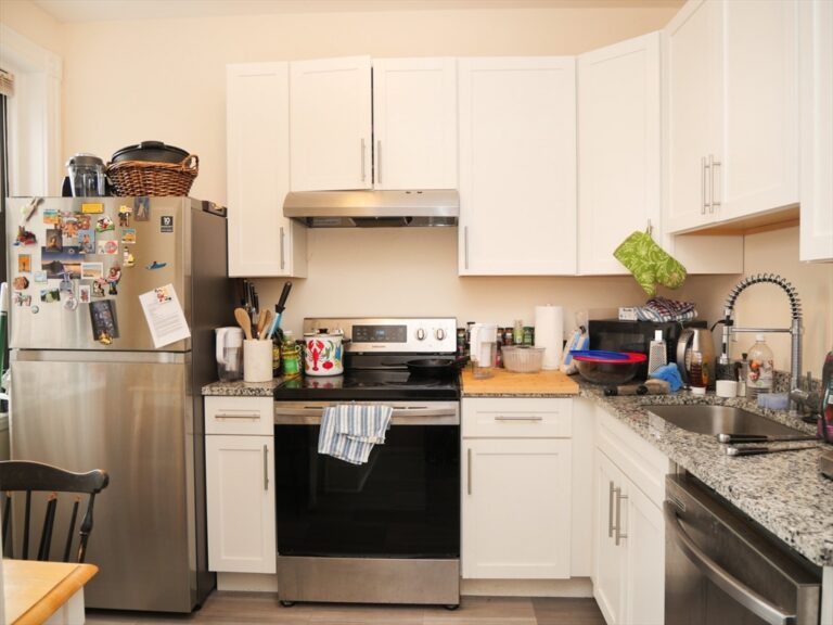 229 Saint Paul St #5