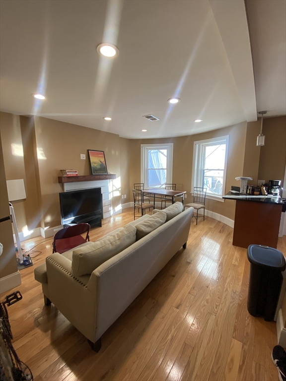 32 Linden St #7 - Brookline, MA